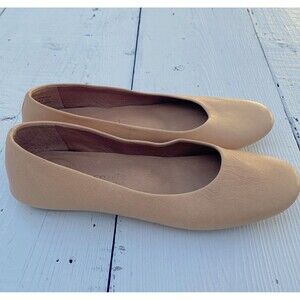 Gentle Souls Kenneth Cole Beige Women's Ballet Flats Shoes 9.5 / 41 - Shelf Wear